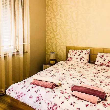 Deluxe Overlooking Maritsa River Apartment